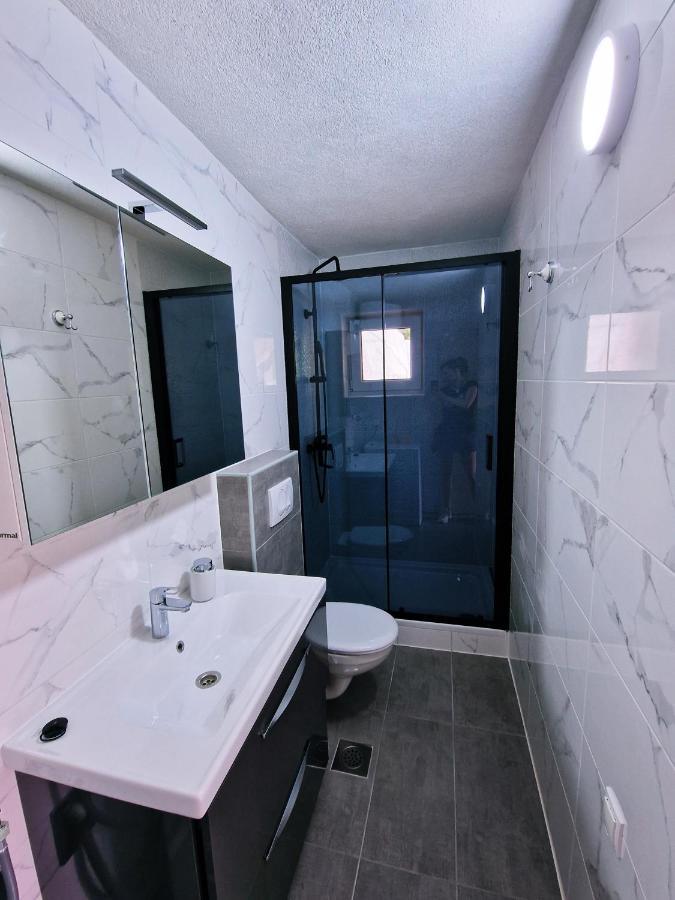 Kuca Za Odmor Dobrila Hotel Йелса Екстериор снимка