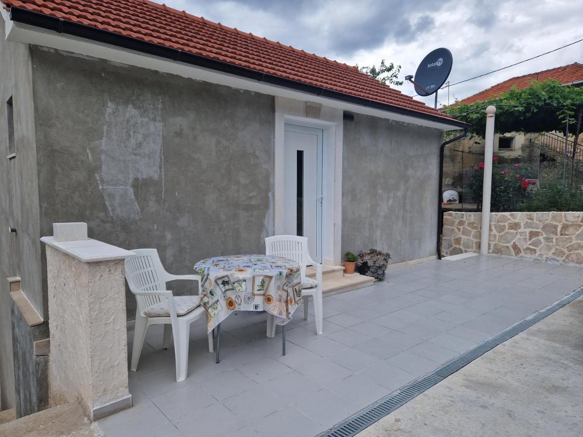 Kuca Za Odmor Dobrila Hotel Йелса Екстериор снимка