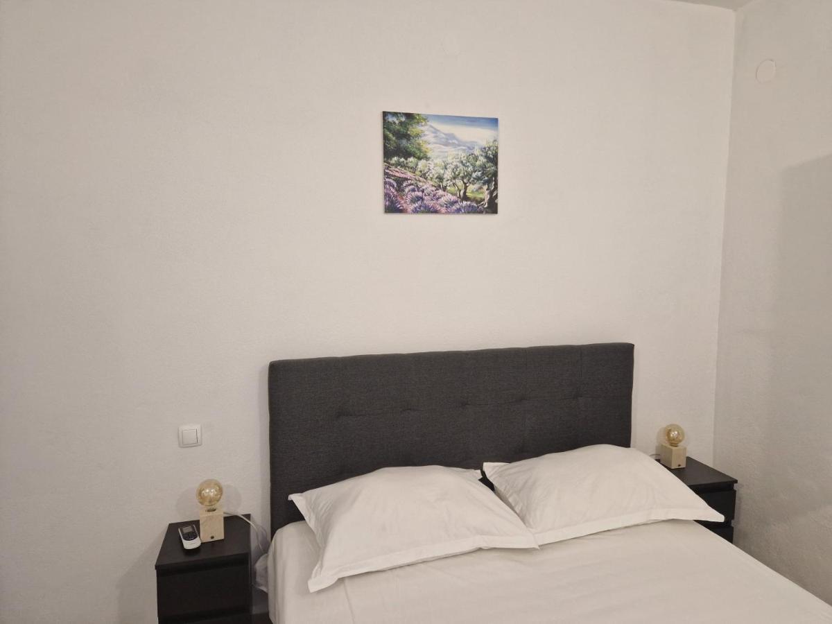 Kuca Za Odmor Dobrila Hotel Йелса Екстериор снимка