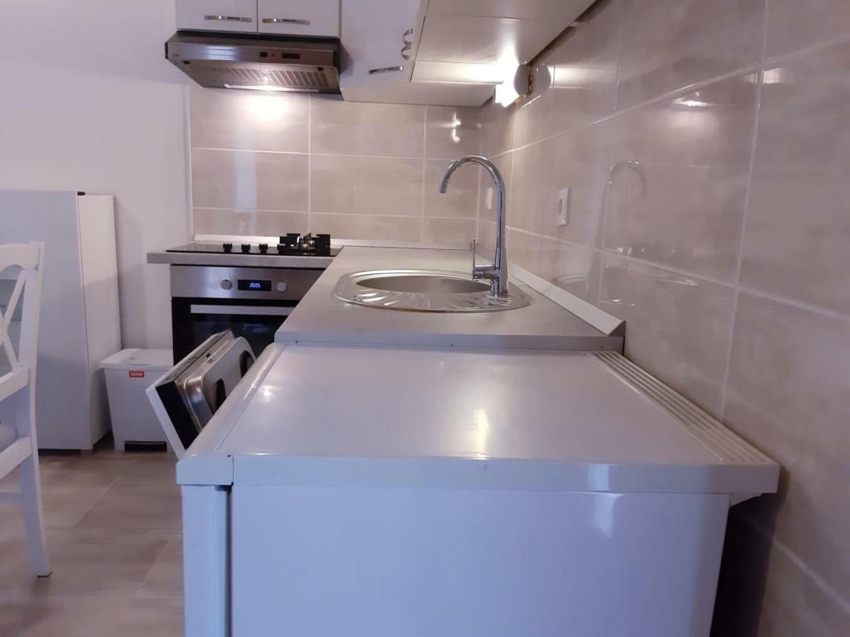 Kuca Za Odmor Dobrila Hotel Йелса Екстериор снимка