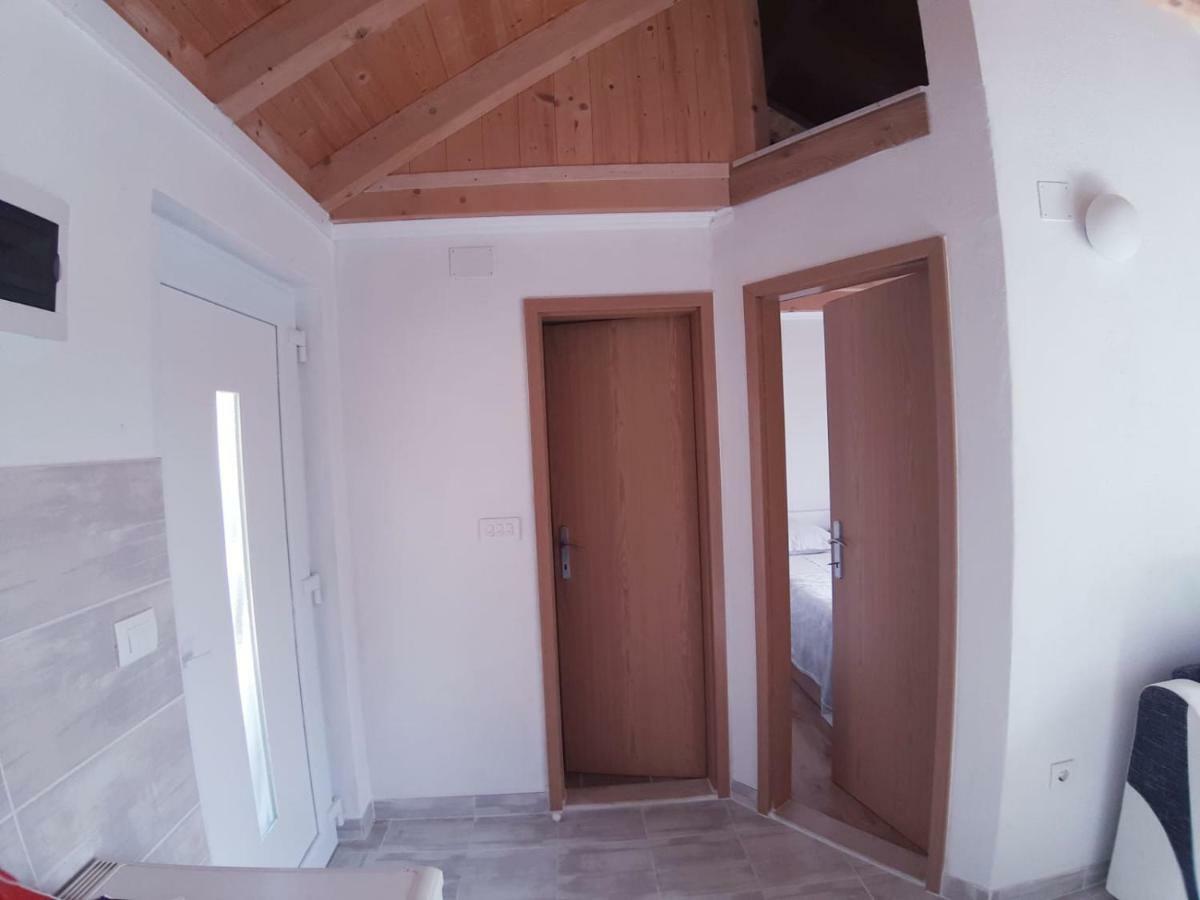 Kuca Za Odmor Dobrila Hotel Йелса Екстериор снимка
