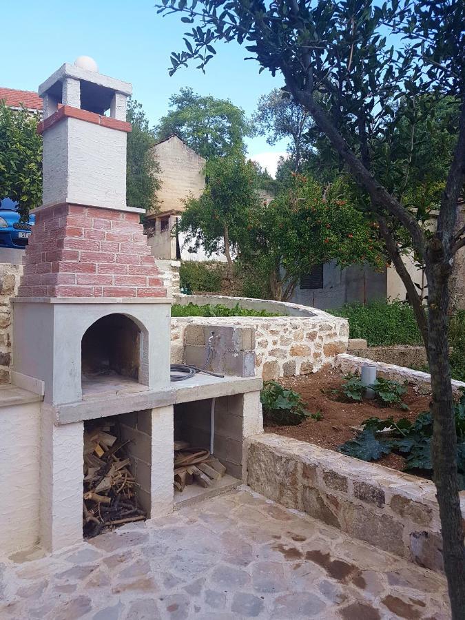 Kuca Za Odmor Dobrila Hotel Йелса Екстериор снимка